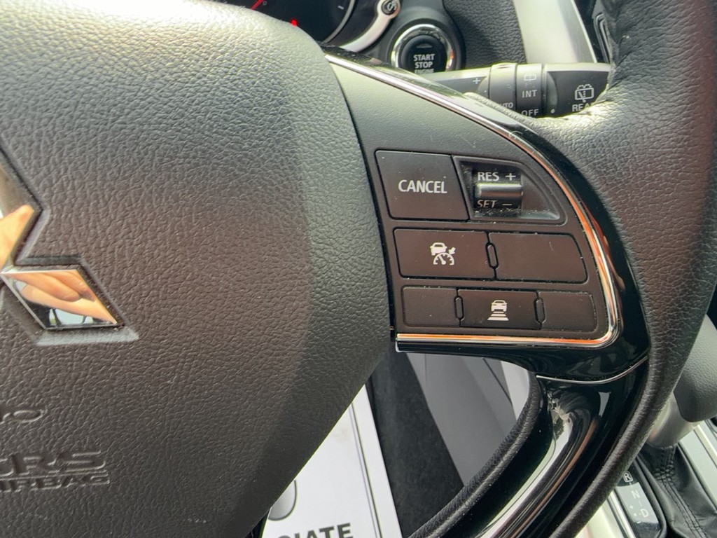 2024 Mitsubishi ECLIPSE CROSS SE/SEL