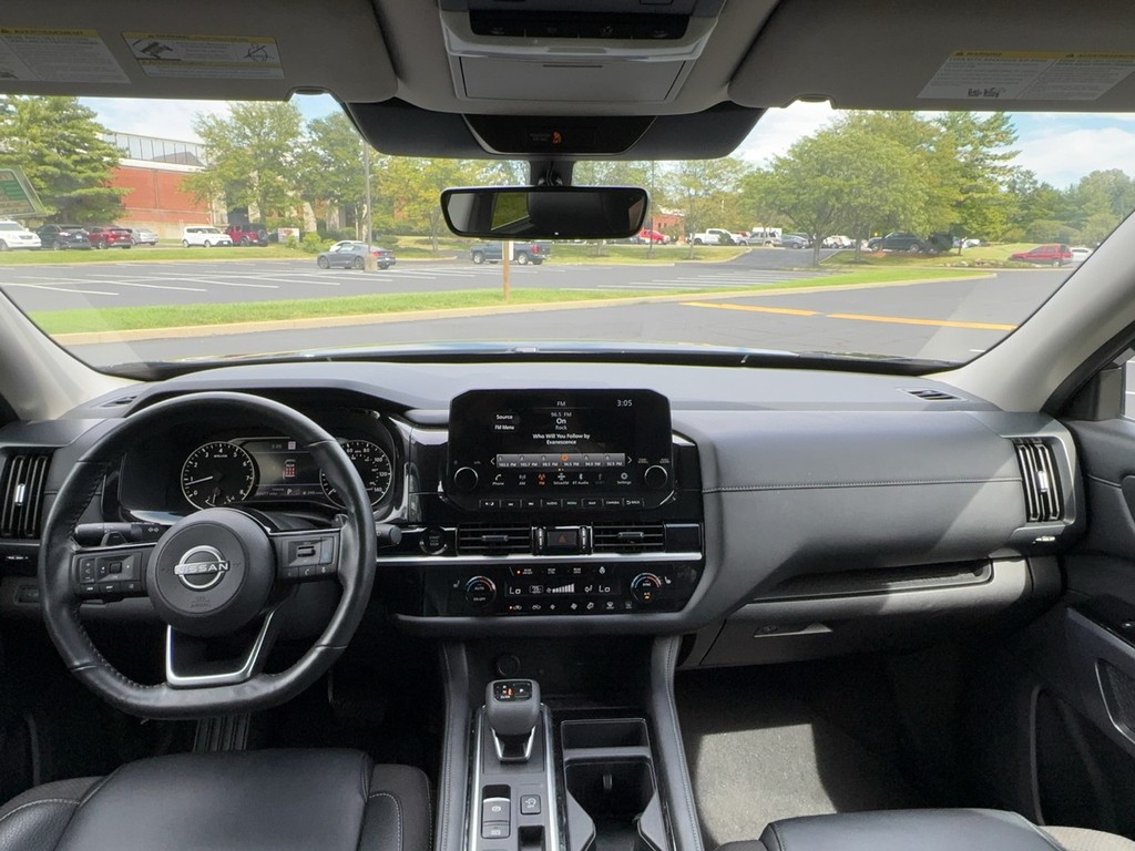 2025 Nissan PATHFINDER SL