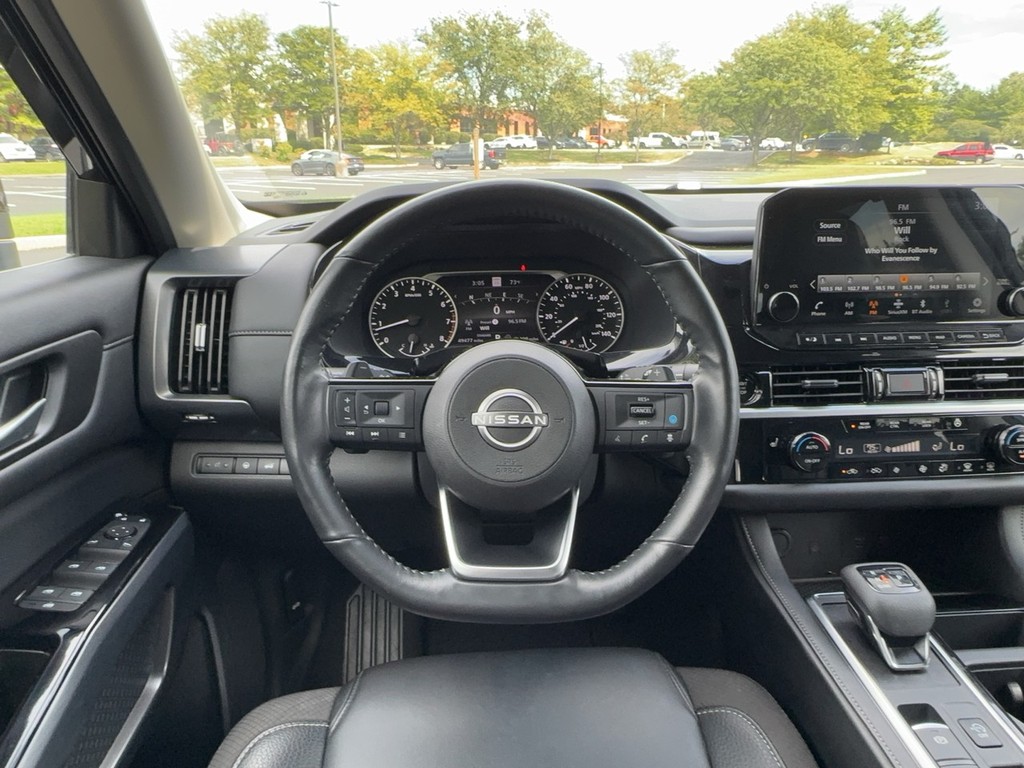2025 Nissan PATHFINDER SL