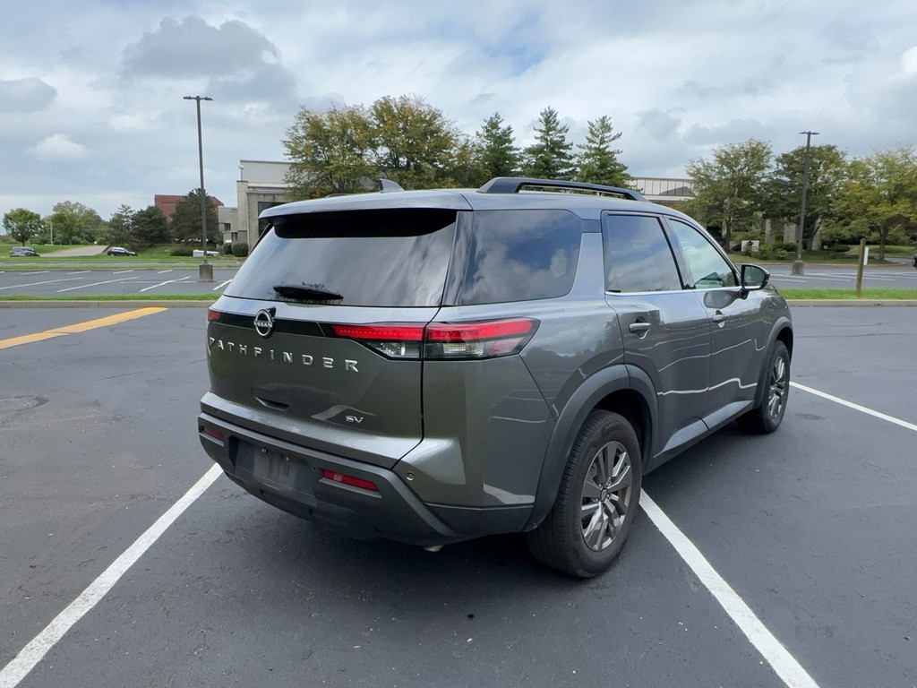 2024 Nissan PATHFINDER SV