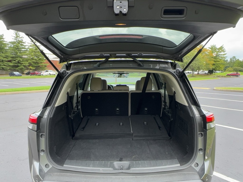 2024 Nissan PATHFINDER SV