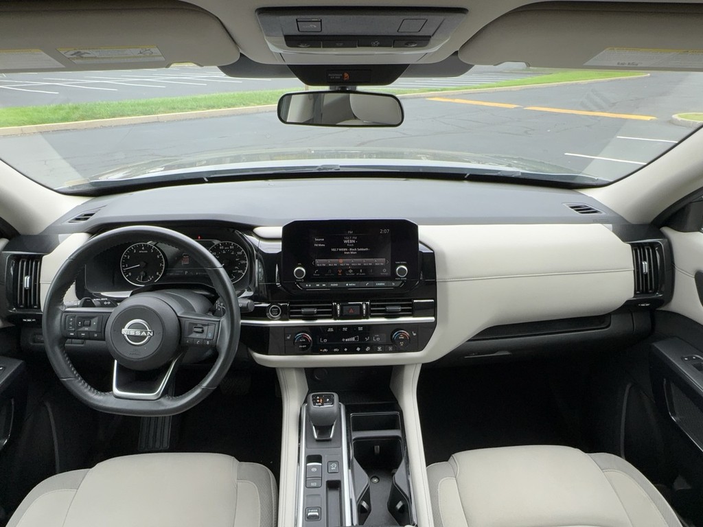 2024 Nissan PATHFINDER SV