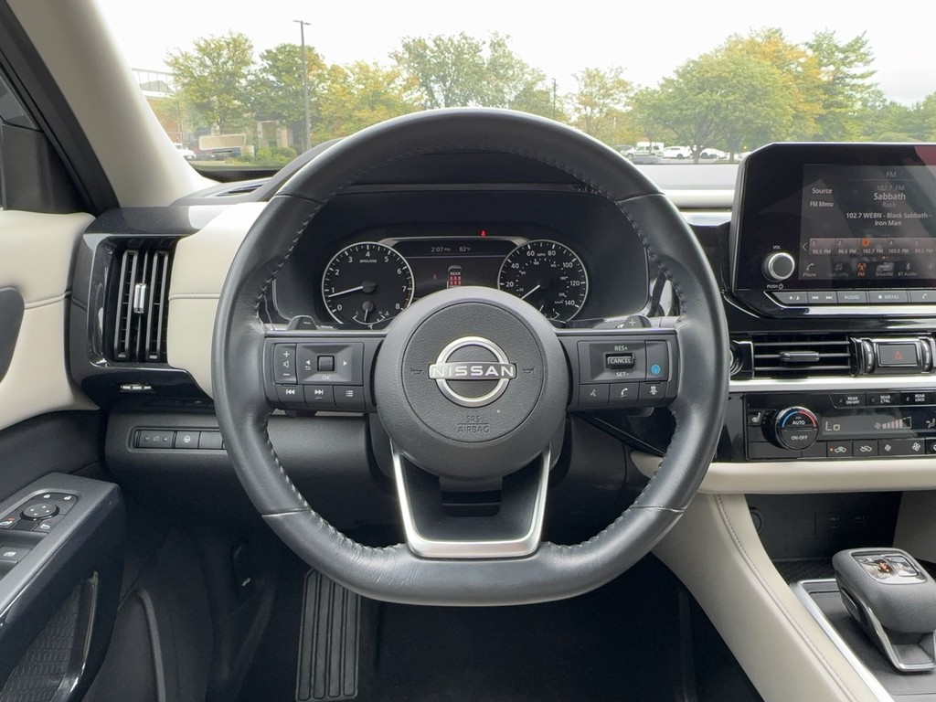 2024 Nissan PATHFINDER SV