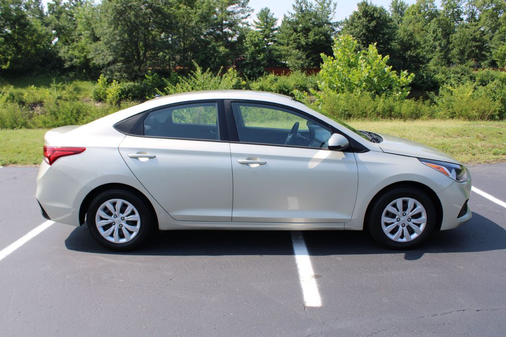 2020 Hyundai ACCENT SE