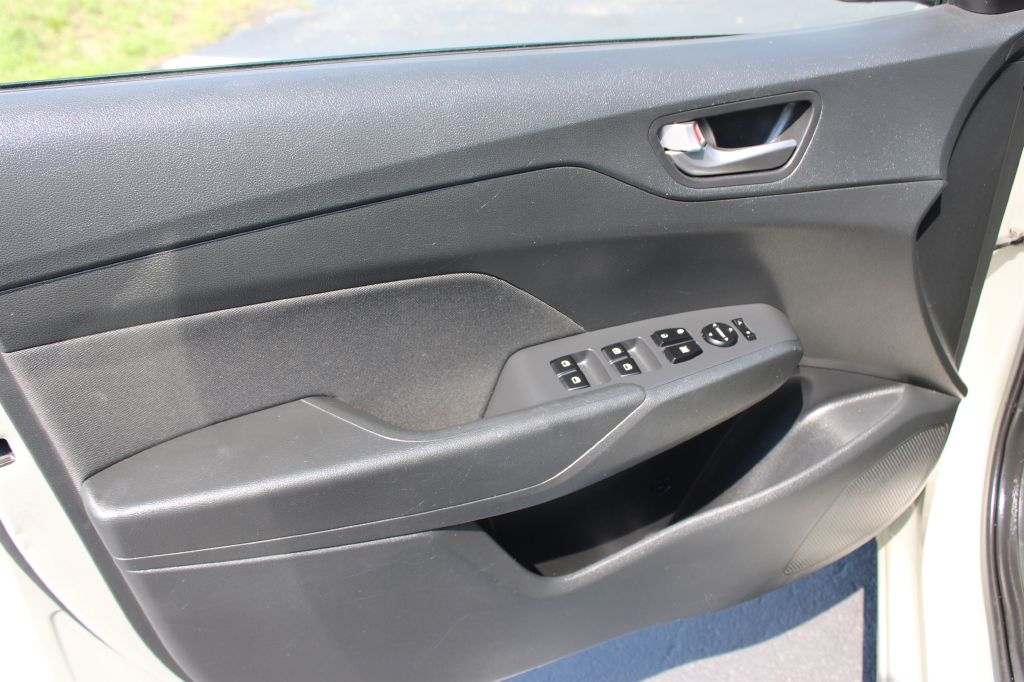 2020 Hyundai ACCENT SE