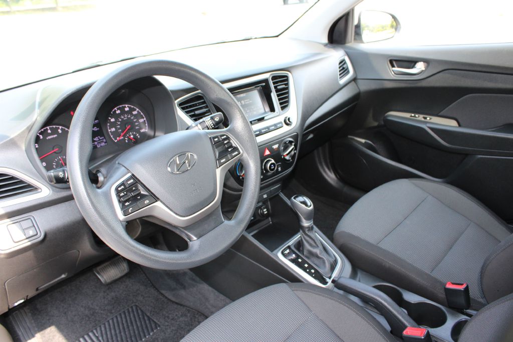 2020 Hyundai ACCENT SE