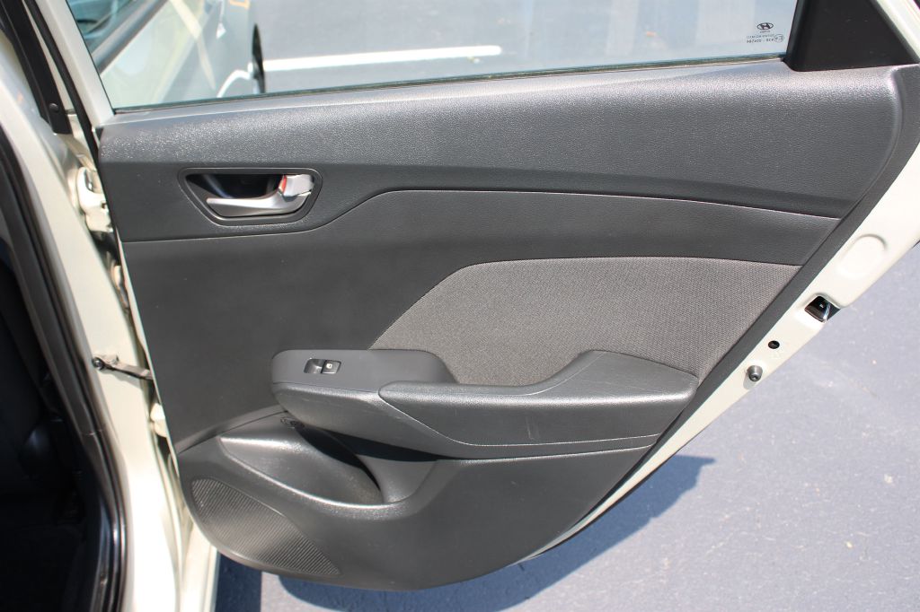 2020 Hyundai ACCENT SE