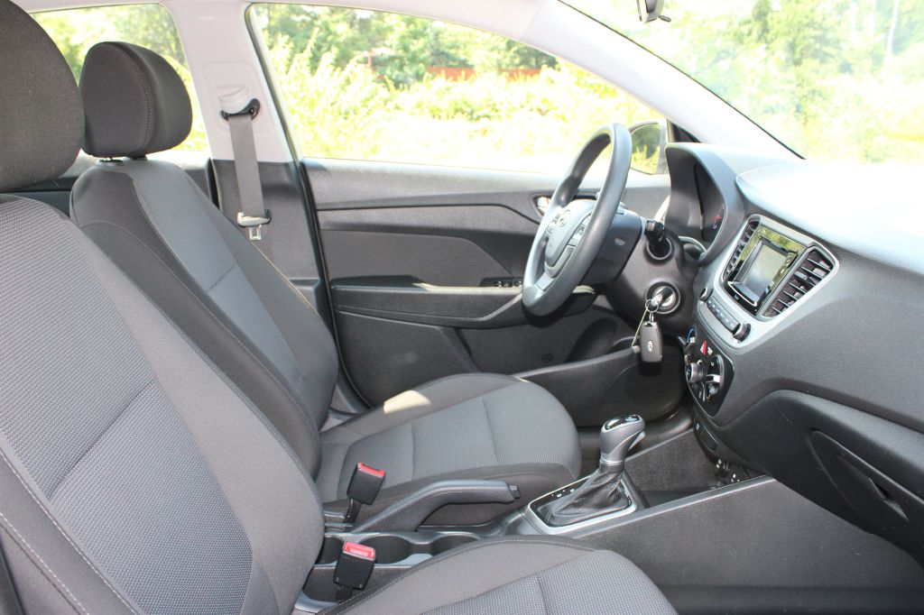 2020 Hyundai ACCENT SE
