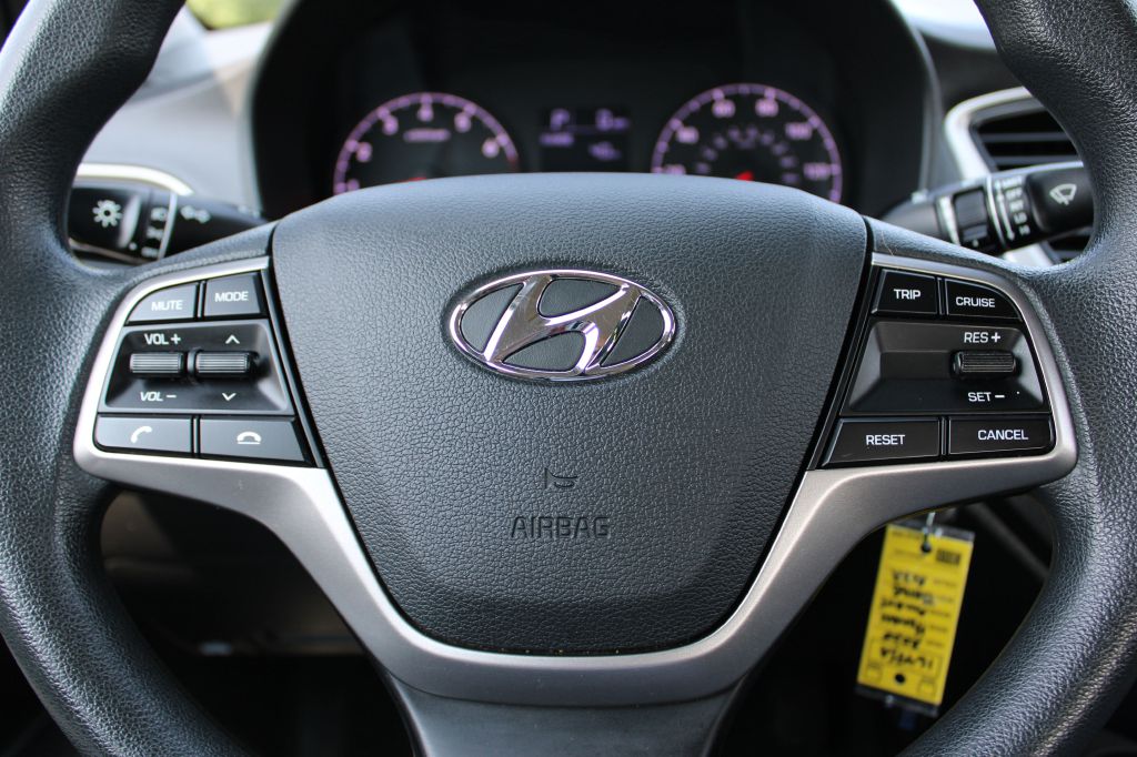 2020 Hyundai ACCENT SE