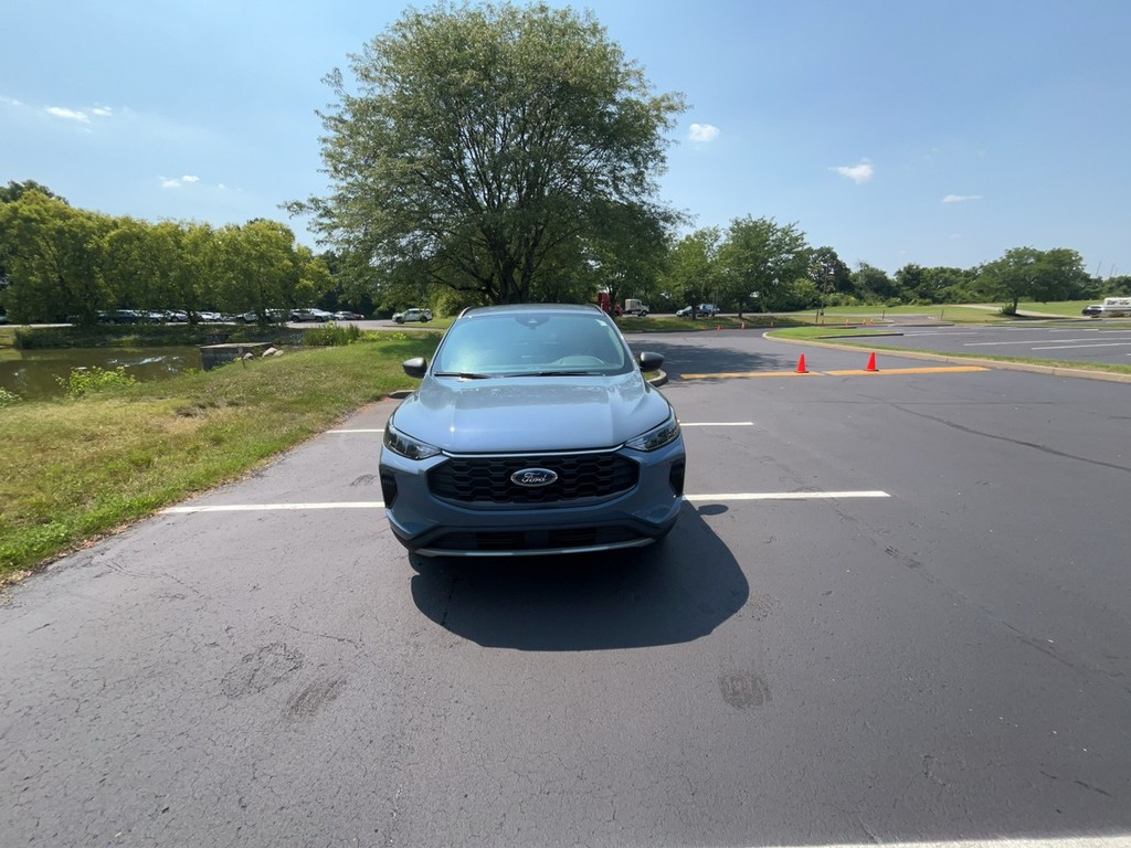 2025 Ford ESCAPE ST LINE