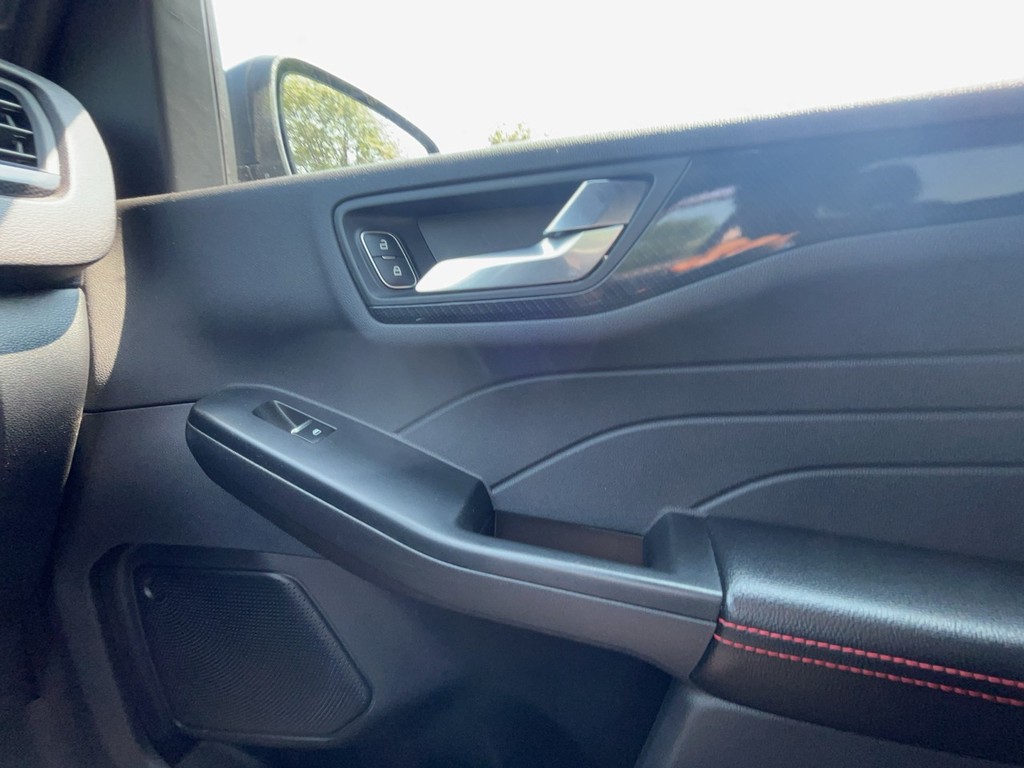 2025 Ford ESCAPE ST LINE