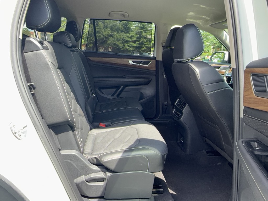 2025 Volkswagen ATLAS SE