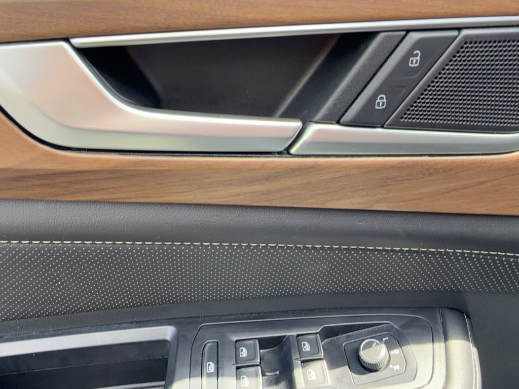 2025 Volkswagen ATLAS SE