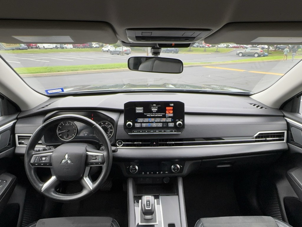 2024 Mitsubishi OUTLANDER SE