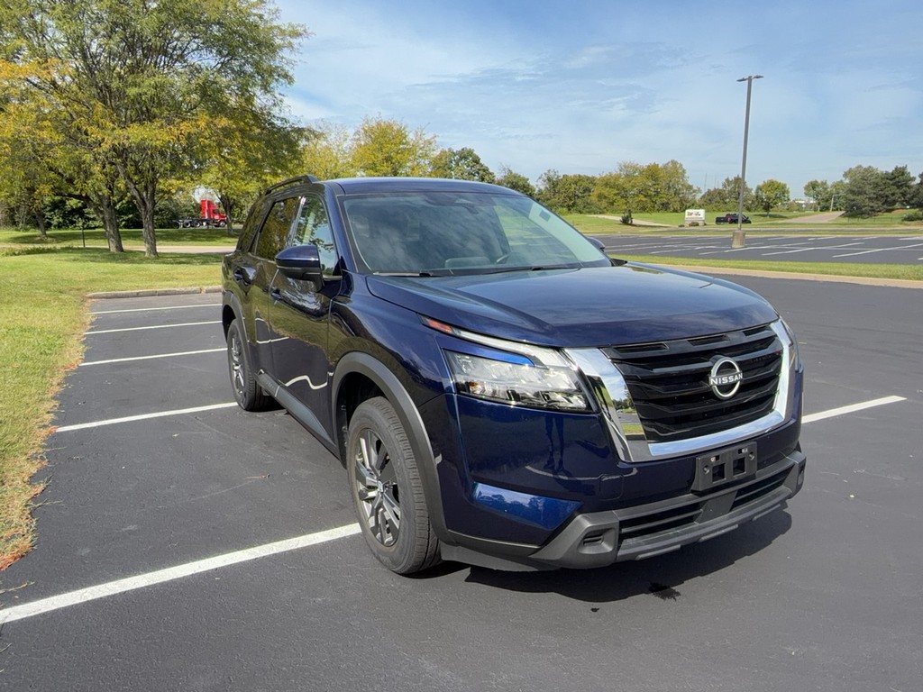 2025 Nissan PATHFINDER SV