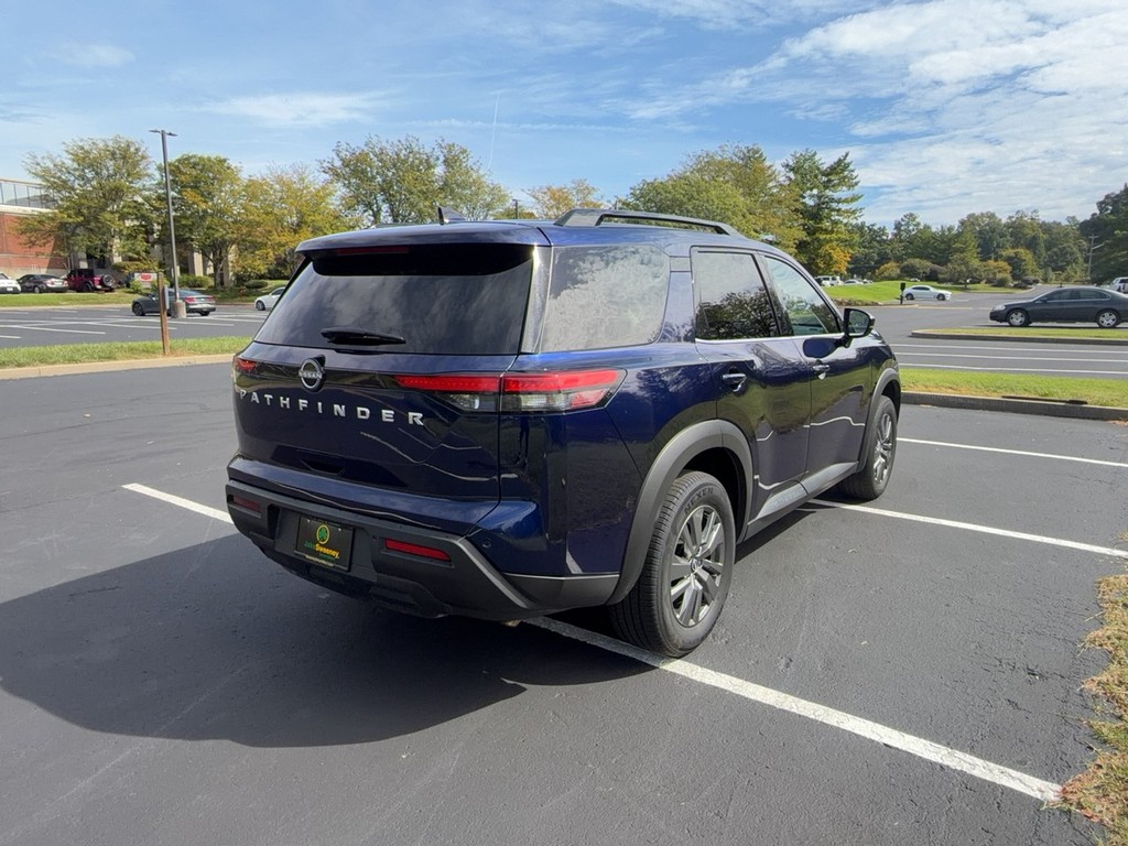 2025 Nissan PATHFINDER SV