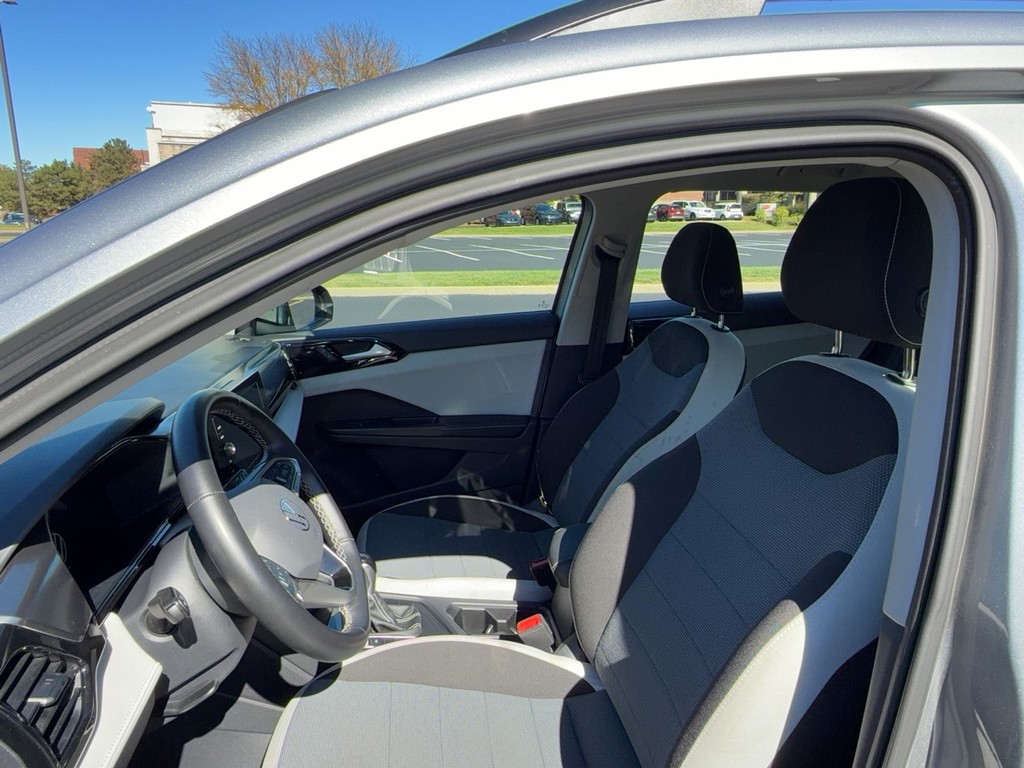 2025 Volkswagen TAOS S